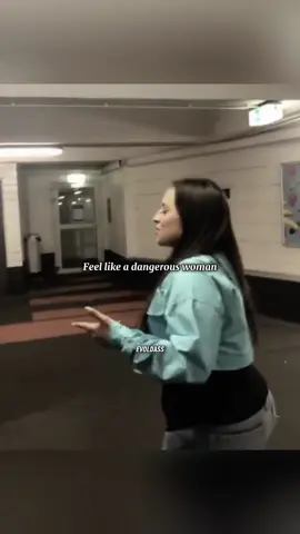 Dessy - Dangerous Woman (Ariana Grande) @DESSY STEFANOU #evoldas #arianagrande #dangerouswoman #lyrics #cover #thevoice #pourtoipage #pourtoi #fürdichpage #amazing #singing #paratii 