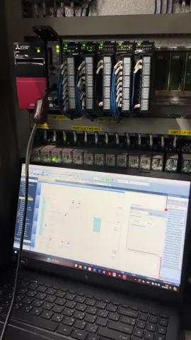 ฝึกฝนและเรียนรู้ในหน้างานประสบการณ์จะสอนเราเอง🦾#electrician #ช่างไฟฟ้า #programming #automation #technician #plc 