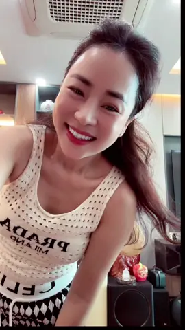 Lạc quan giống như những hạt giống được gieo trồng trên mảnh đất của niềm tin. Còn bi quan lại là những hạt giống bị cất giữ trong căn hầm của sự ngờ vực. #nhachaymoingay #vuivemoingay❤️ #nangluongtichcuc💪🍀 #vuive #trend 