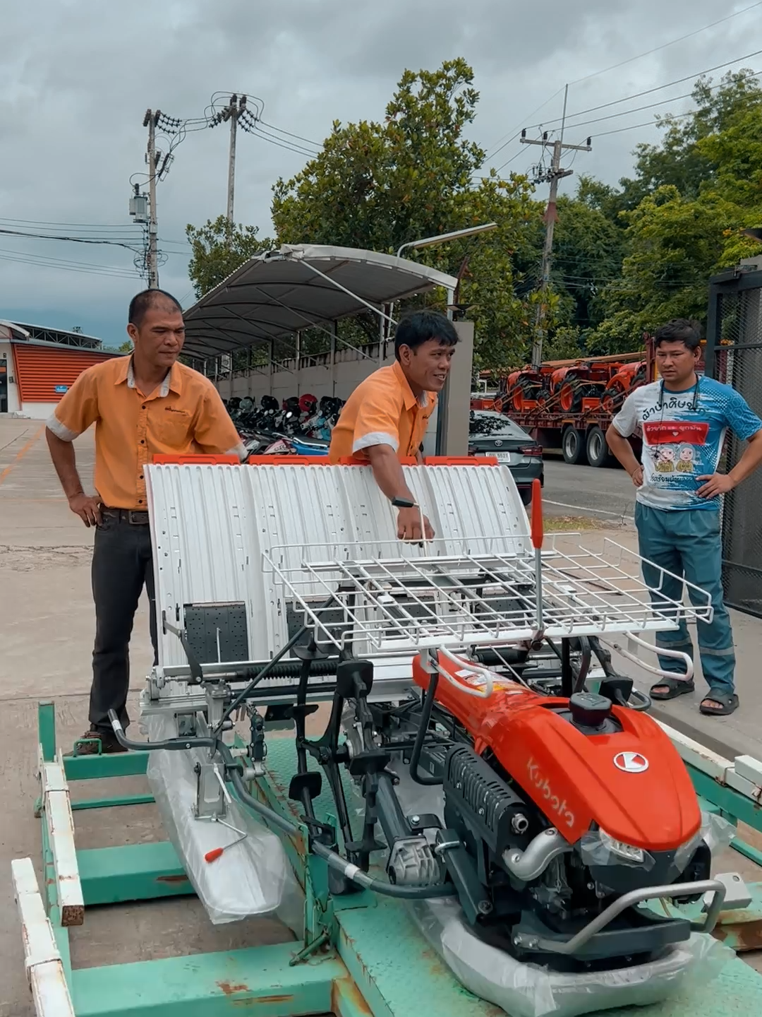 การทำนาของคุณจะง่ายขึ้น ด้วยรถดำนาเดินตาม 4 แถว 🌾💕