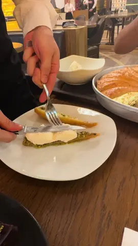 Turkish special dessert😬 #istanbul #saltbae #nusret #baklawa #recipesoftheworld 