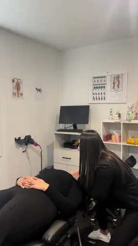 Linda’s video prep: Perfume first, singing practise last #chiropractorsoftiktok #drmarykalandos #melbourne #adjustment #chiropractor #loudcracks 