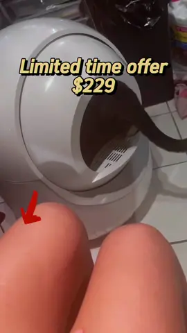 Check out my new robot litter box 😻😻😻 #catmom #catlitterbox #robotcatlitterbox #cleanpethome 