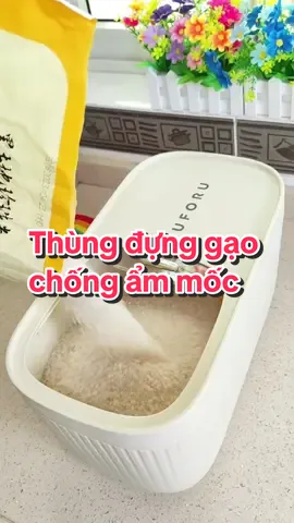 Đựng gạo vào đây thấy sang xịn mịn quá, mọi người cũng sắm ngay 1 chiếc đi nha #thungdunggao #thungdunggaothongminh #thungdunggaochongam #thungdunggaouforu #giadungtienich 