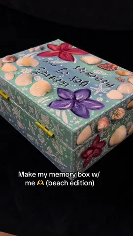 🌊🐚🌺.  #fypシ゚viral #fyp #art #acrylicpainting #creative #DIY #box #memorybox #memories #artstudent #ocean #beachvibes #seashells #handmade #artist #youngartist #painting #paint 