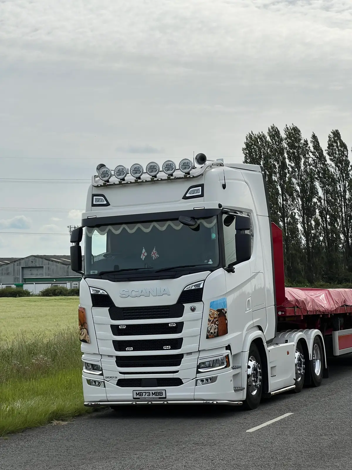 #3generations #youngtruckdriver #scania #fyp #hgv #yourmumlovesmyscania #2024 #flatbedlife #trucker #flatbedhero 
