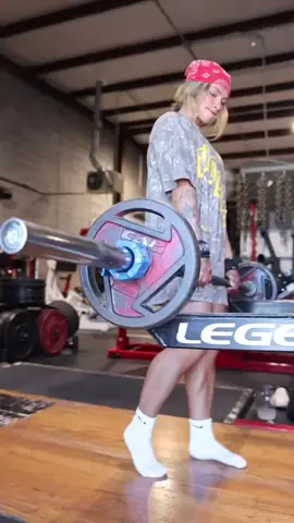 Happy thursday ❤️‍🔥❤️‍🔥❤️‍🔥❤️‍🔥 @cristysenskey #viraltiktok #fitchicksdoitbetter #viral_video #fitchickz #viral_ #fitnesstips #backday 