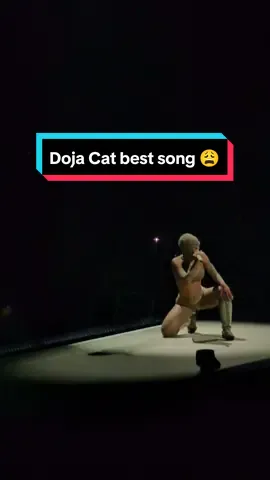 Omw to Taylor Swift concert in Liverpool with 37% battery. I hope they have power banks that I can rent 🤧  Had to post my favourite song of miss Cat in the meantime 😩 #dojacat #scarlettour #scarlettourdoja #doja #tiatamera 