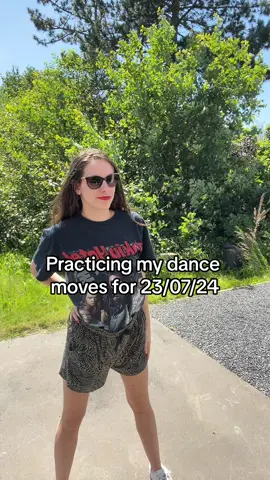 I’m so ready for the freiburg festival with @Tokio Hotel #fyp #foryou #tokiohotel #billkaulitz #tomkaulitz #georglisting #gustavschäfer #goviral #fypシ #julietokiohotel 