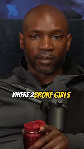 Watch the full episode of INDUSTRY STANDARD with Ian Edwards on YouTube (link in bio) #tiktok #comedy #comedytv #comedywriter #punchup #writersroom #blackish #blackishabc #hollywood #2brokegirls 