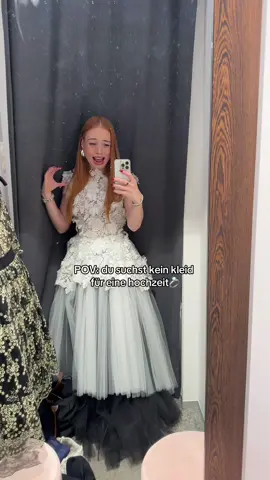 findet ihr, dass das 3. kleid zu weiß ist?🥺 #fy #fyp #foryoupage #ginger #austria #girlssupportgirls #fypシ #viral #fürdich #foryou #shopping #weddingdress #steffl 