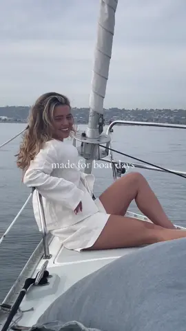 Perfect for your next boat day! #outfitinspo #boatoutfit #sailboat #linensets #coastalsummer #craftingunforgettablelegacies 