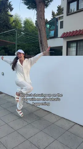 It’s been a mission but we’re finally here and ready to party !!! 🥳👰🏻‍♀️🇬🇷