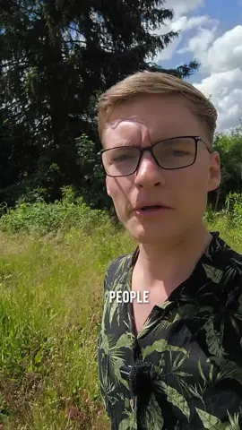 Ich habe zum ersten Mal seit drei Jahren eine Zecke bei mir im Garten gefunden und dachte mir das wäre doch ein interessantes Thema für ein Video Für interessierte: https://www.wissenschaft.de/erde-umwelt/wespen-gegen -zecken/ https://de.m.wikipedia.org/wiki/Ixodiphagus_hookeri https://zeckenhilfe.de/natuerliche-feinde-von-zecken -fressfeinde-liste/ #zecken #zeckenschutz #naturgarten #biodiversität #insektenparadies #vögel #lebensraum #wespen #schlupfwespen #pilze #nemathoden #igel #maus  #struckturvielfalt 