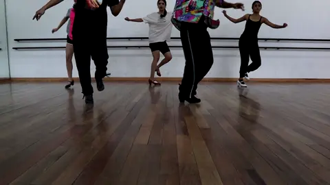 ✨️ Hip Folk invadió la Escuela Nacional de Danza Nellie y Gloria Campobello ✨️ 🔥Young Miko-Riri🔥 @baby miko  Aquí un vistazo de la secuencia que compartimos en este bonito espacio  #hipfolk #hip_folk #youngmiko #riri #babymiko #zapateado  #hiphop #hiphopculture #hiphopdance #danza #folklore #folclore #danzafolklorica #danzafolkloricamexicana #dancer #bailarinesmexicanos #bailarinmexicano #bailar #zapateadochallenge #duo #mexico #foryou #endngc #ritmo #percusion #percusiones #tap #tapdance 