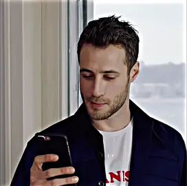 Phone addiction is getting out of hand 😭 #cenkkaraçay #viral #turkishmen #ozandolunay #mehmetozandolunay #fyp #turkishdizi #zalimistanbul #foryou 