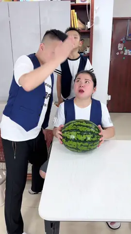 Making fun with wife🤣🤣🤣hope she not angry？？？funny video...#funny #Comedy #funny #trending 