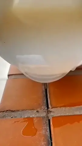 ¡Mantén tu hogar seco con AguaCero! Impermeabiliza fácilmente techos, terrazas y más.