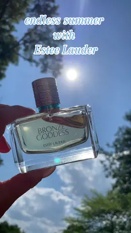 @Estée Lauder #giftedbyesteelauder #vanillaperfume #vanillascents #vanillafragrance #bronzegoddess #esteelauder #cultclassic #showusyoursexy #showusyoursultry #showusyoursummer 