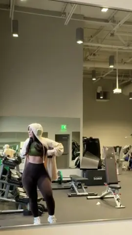 Me 🤝🏼 Gym  @Oner Active  #GymTok #gympersonality #gymgirl #obsessed 