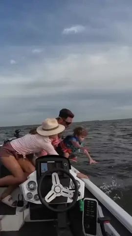 Was it the dads fault that the kid fell in? 🤔  @LakeForkGuy  #americasgoneviral #agv #agvnews #kids #lake #fishing #dadsbelike #fishinglife #kidsoftiktok #lakeday #FathersDay #fathersdaygift 