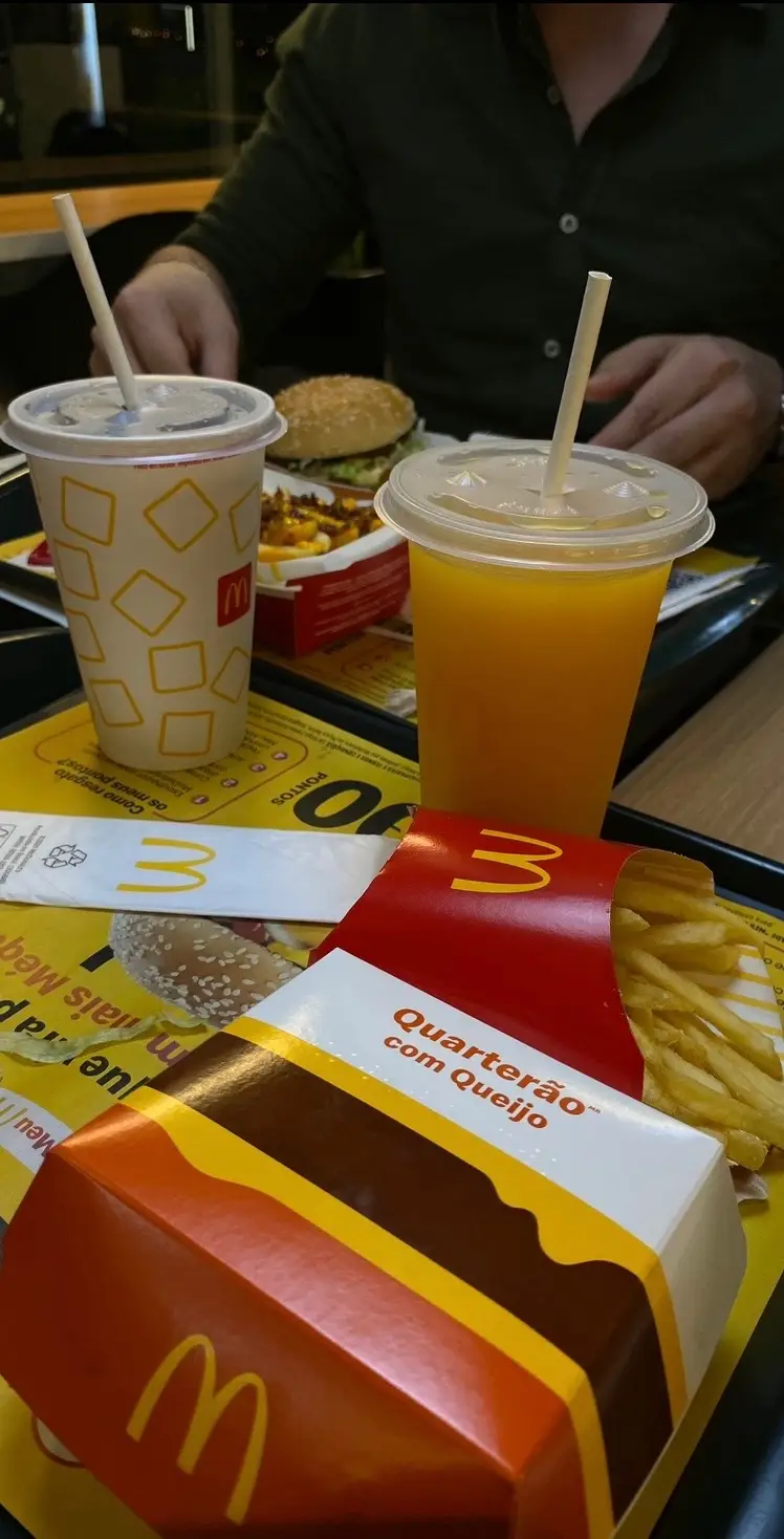 nem tem todas as fotos aí tá? 🤡 alô @Méqui me nota que eu amo vcs 😭🗣️ #vicio #mcdonalds #mequi #mc #lanche #hamburguer #food #comida #trend #trending #viral #fyp #fyppppppppppppppppppppppp 