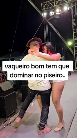 O Vaqueiro se empolgou com a morena e deu o nome no piseiro ... trazendo pro nosso palco uma energia contagiante 😀 baixem o nosso promocional São João 2024 .. Só nessa pegada , repertório atualizado e fervendo ..  www.suamusica.com.br/washingtonbrasileiro/promocional-sao-joao-2024  Música - 