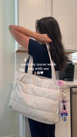 The perfect Nurse bag DOES exist 👩🏽‍⚕️🏥🤍 #nursebag #packmynursingbagwithme #packmynursebagwithme #nurseworkbag #bagsmart #bagsmarttotebag #puffertotebag #newnursebag #bestbag #whatsinmybag #packmybagwithme #whatsinmynursebag #whatsinmynurseworkbag 