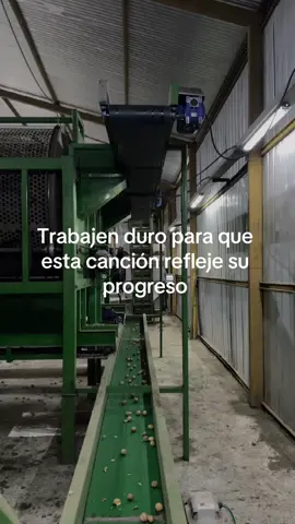 Rap en la fabrica, me siento eminem en Detroit 🎧 @Trueno #parati #chile #trueno #eminem #rap #motivation #foryou #foryou 