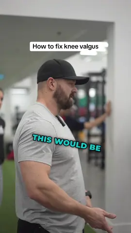 Here’s a quick way to fix knee valgus while running if it’s a technical/coordination issue and not necessarily a strength issue. Though strength is a good layer on top of that… and our Hip Foundations program would be a good thing to try if you’re unsure if you’re hitting the strength foundations to help with this problem, too. 🎥 Clip is from The Conditioning Workshop in #Ottawa2024 at @sportscienceottawa  #ConditioningWorkshop #Running #runninganalysis #runninggait #gait #gaitanaylsis #knees #kneepain #kneevalgus #runninginjury #runninginjuryprevention #runningtechnique 