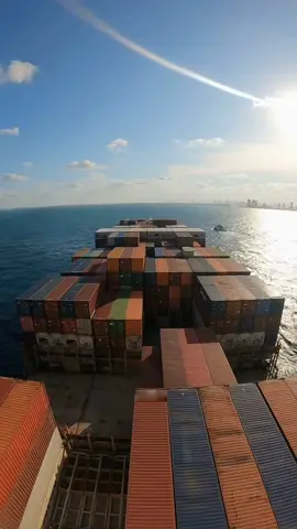 Ship in the Sea approaching Port Time Lapse Video 4K #ship #shipping #vessel #port #sea #timelapsevideo #spotting #4u