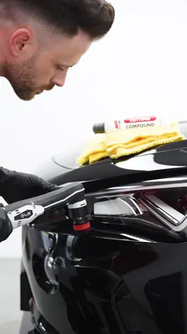 I’m super excited to announce that we are now the Belgian partner for Liquid Elements! The polishing machines are now available in our webshop and store. These machines are awesome! Combined here with the polishing products from Soft99. #cardetailing #autodetailing #detailing #carcleaning #asmr #polishing #machinepolishing