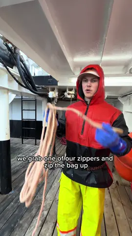 Picking the net 🐟 #commercialfishing #boats #alaska 