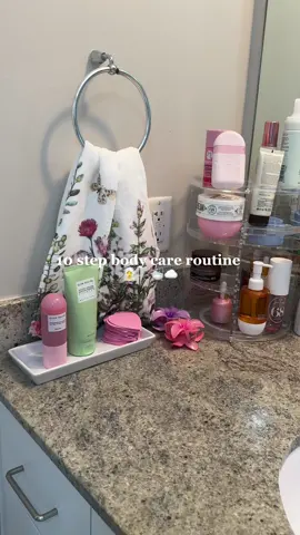 my soft skin body care routine🧖‍♀️🫧💗 #bodycare #bodycareroutine #selfcareroutine #selfcaretiktok #cleangirlaesthetic #cleangirlskincare #nightroutine #asmr #fyp 
