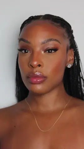 Laissons l’algorithme travailler. Insta me boycotte voyons voir tiktok 🥹 #fy #fyp #pourtoi #face #facecard #makeup 