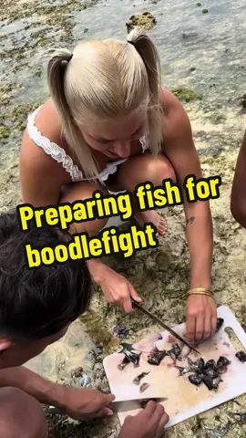 Cleaning & catching fish for Kinilaw Boodlefight #siargaoisland #philippines #filipino #boodlefight 