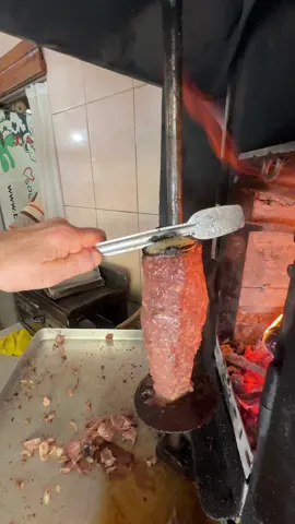 Bu lezzet için İzmir’e gidilir 🙋‍♂️ Dönerci İsmail ustam günlük 5 kilo et takıyor bitince gidiyormuş. Uzun zaman olmuştu yiyeli en kısa zamanda tekrar İzmir bucaya gidip yiyeceğim. #Reklam #SokakLezzetleri #NeYesekYaa