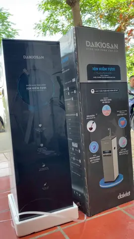 💧 Máy lọc nước ion kiềm tươi nóng nguội Daikiosan DN204 ✅Máy mang đến nguồn nước ion kiềm với chỉ số pH, ORP, hydrogen ở mức lý tưởng, tốt cho sức khỏe. ✅kết hợp những công nghệ hiện đại tạo ra nguồn nước ion kiềm tươi vừa sạch vừa tốt cho sức khỏe.  ✅Daikiosan DN204 sở hữu 7 quy trình lọc, hấp thụ, điện phân bậc nhất hiện nay. ✅Công suất lọc10 lít/giờ, có khả năng cung cấp nước uống trực tiếp và nấu ăn cho cả gia đình lớn.​​ #maylocnuoc #DaikiosanDN204 #nuocionkiem