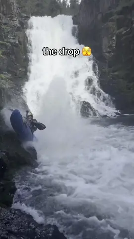 it's all in the recovery 🌊🛶 @Nouria Newman  #kayaking #extremesports #nature #Outdoors #watersports #redbull #givesyouwiiings 