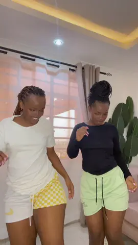 @Yvonne 🤩🦋 how many takes later?? 😂😂🙆‍♀️ #weekending #dance 