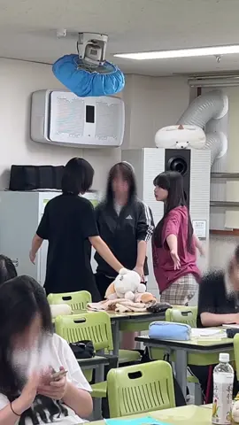 우리 학교는 `지금 티라미수 게이’  이게 제 학교 생활입니다^_^ #07 #티라미수케익 #티라미수챌린지 #おすすめ #학교 #schoollife #추천 