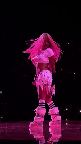 karol g in amsterdam 🥲😍 #karolg #amsterdam #ziggodome #carolina #bichota #bichotaseason #mañanaserabonito #tourmañanaserabonito #concert #labichota #fyp 