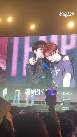 20240615 TEMPEST T-OUR VIETNAM LIVE CONCERT Thầy Hưng dạy trò Hyuk2 nói tiếng Việt giỏi quá điiiiiii #TEMPEST #템페스트 #TPST  #HANBIN #한빈 #한빈아_hanbin_ơi # #HYUK #혁 #구본혁  #tempest_tour #T_OUR  #xuhuong #tempestconcert 