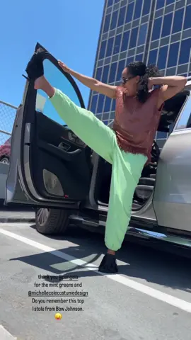 What’s the opposite of Meg knees? 