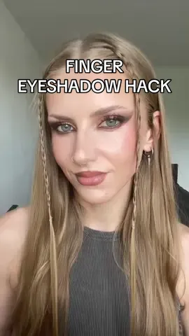 Doing my eyeshadow with only 3 finger dips like i did when i was sixteen🤎   #eyeshadowtutorial #eyeshadowhacks #eyeshadowtips #makeuptiktok #makeupchallenge 
