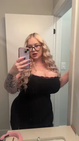 #fyp #curvyfashion 