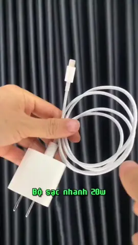 Bộ sạc nhanh 20W của nhà e thì khỏi chê nha