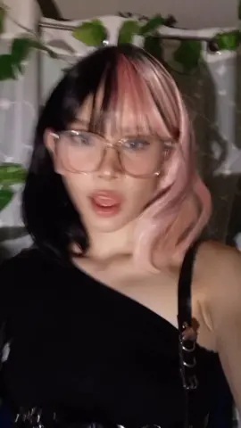 The glasses shadow made me look angry 😂 but idc. I swear once I laid my hands on a dance studio class I'd do this trend. #alibi #audio 