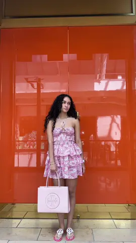 Loving the Ice Cream Collection😋🍦 #sandals #toryburchsandals #outfitinspo #newcollections 