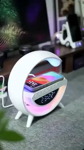 Transforme seu espaço com o G Speaker: Despertador LED Multifuncional 6 em 1 com Rádio e Carregador RGB. Desfrute de som impecável, iluminação ajustável e carregamento sem fio em um único dispositivo elegante. A escolha perfeita para unir tecnologia e estilo em harmonia! #tecnologia #inovação #estilo 